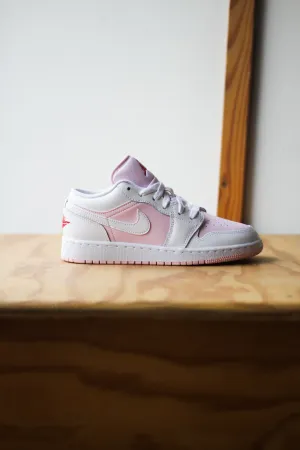 AIR JORDAN 1 LOW (GS) "PINK FOAM /WHITE-FIRE RED"