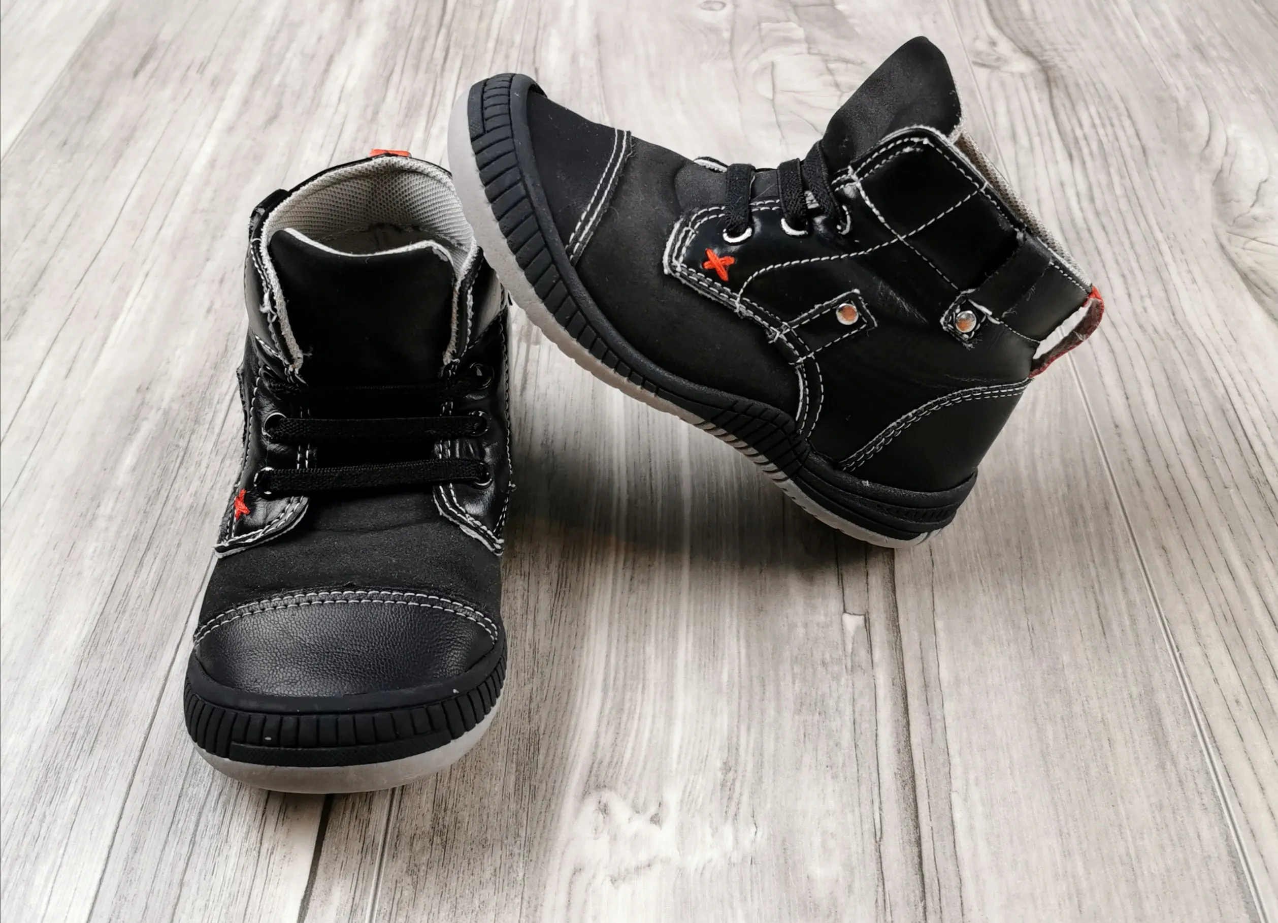 BOY SIZE 10 TODDLER - ADORABABY, Black Hightop, Pull-on Shoes VGUC B9