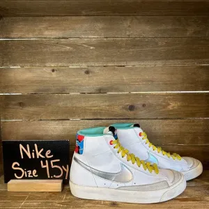 Childrens Nike‎ Blazer Mid '77 White Metallic Silver Casual Sneakers Size 4.5 Y
