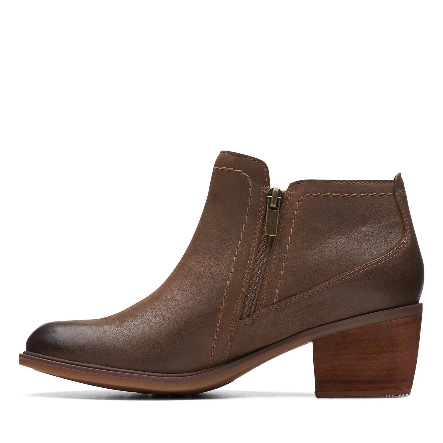 Clarks Neva Lo Boots (Standard Fit)