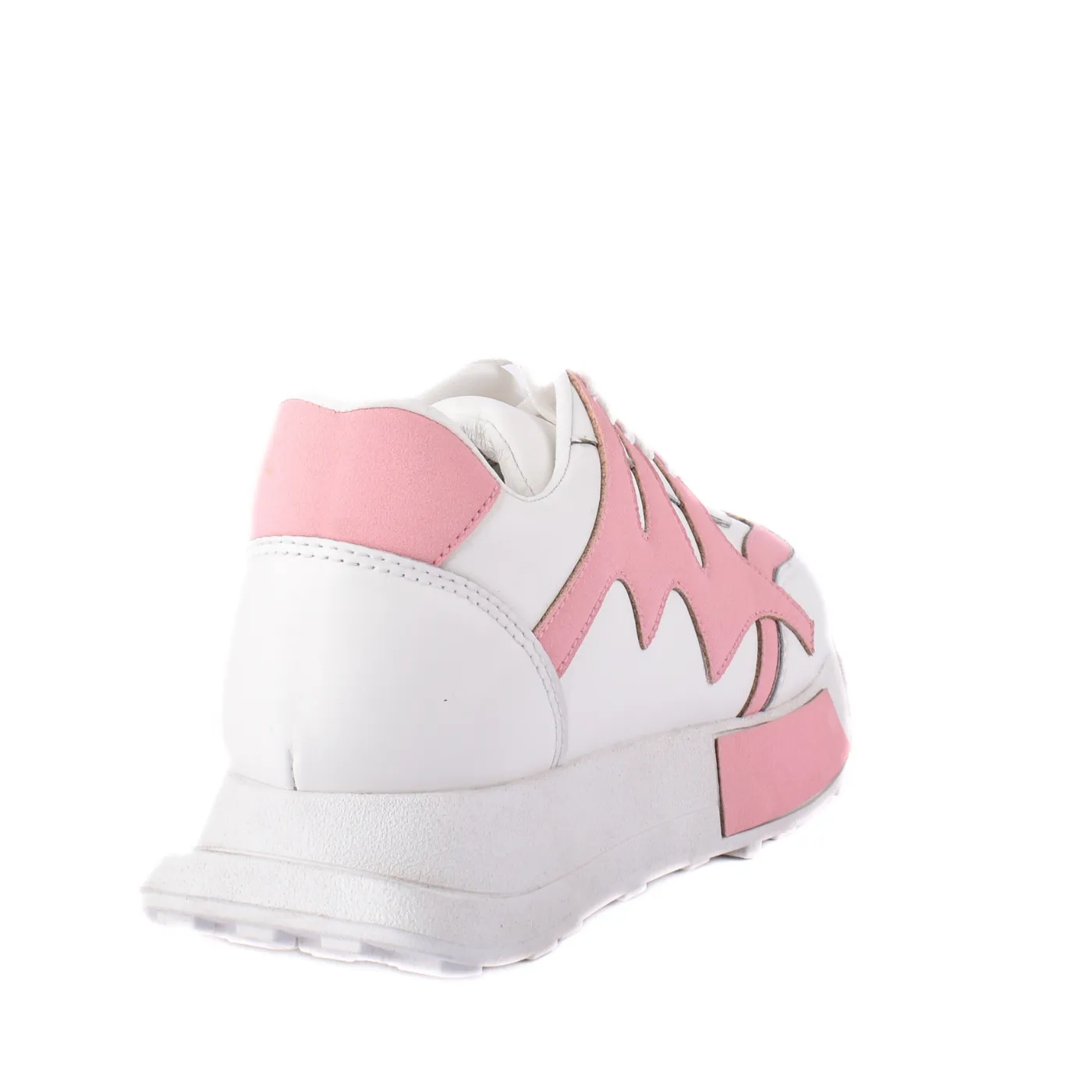 Fashionable Sneaker with Trims