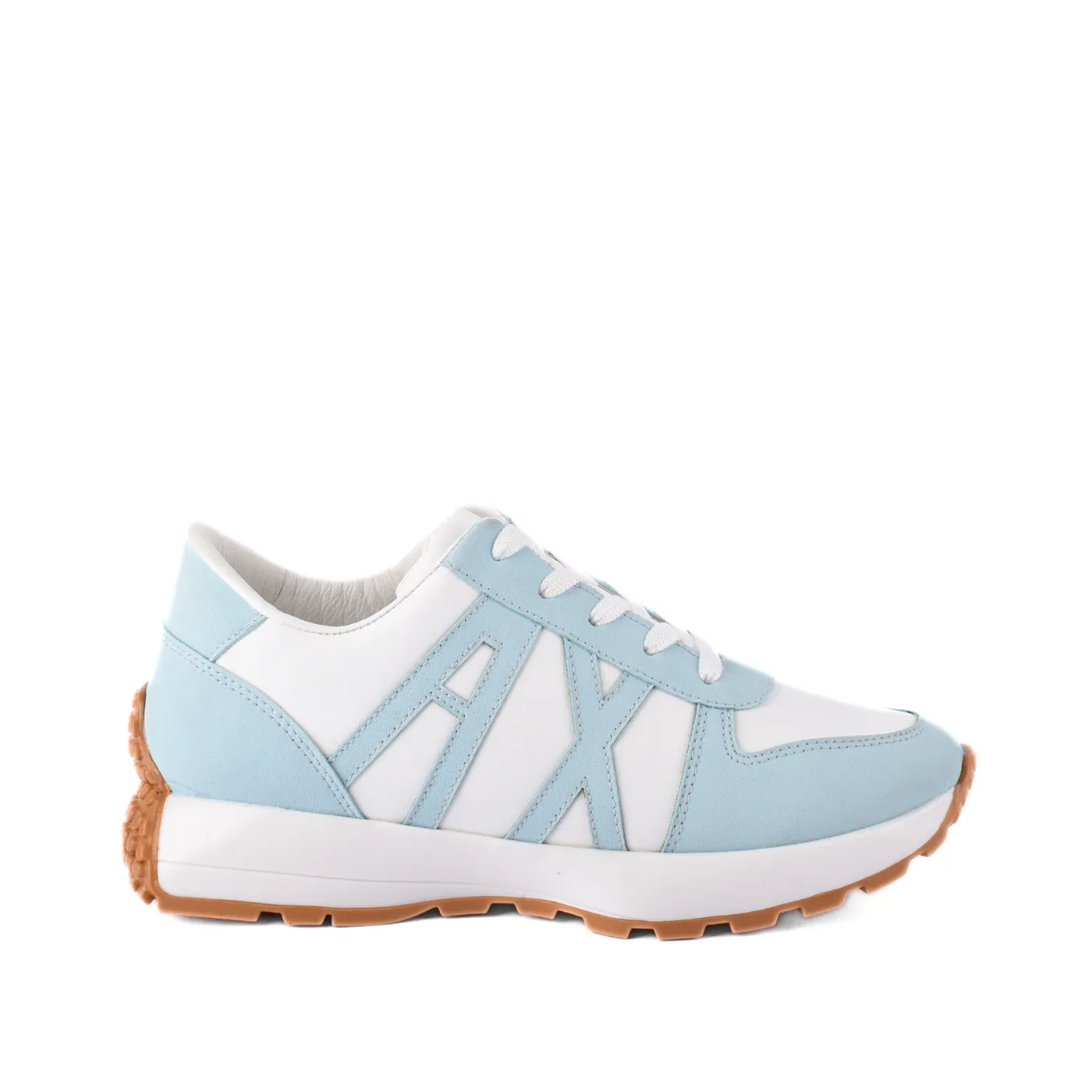 Fashionable Sneaker with Trims