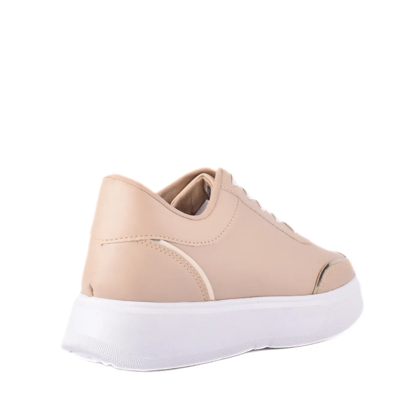 Fashionable Sneaker with Trims