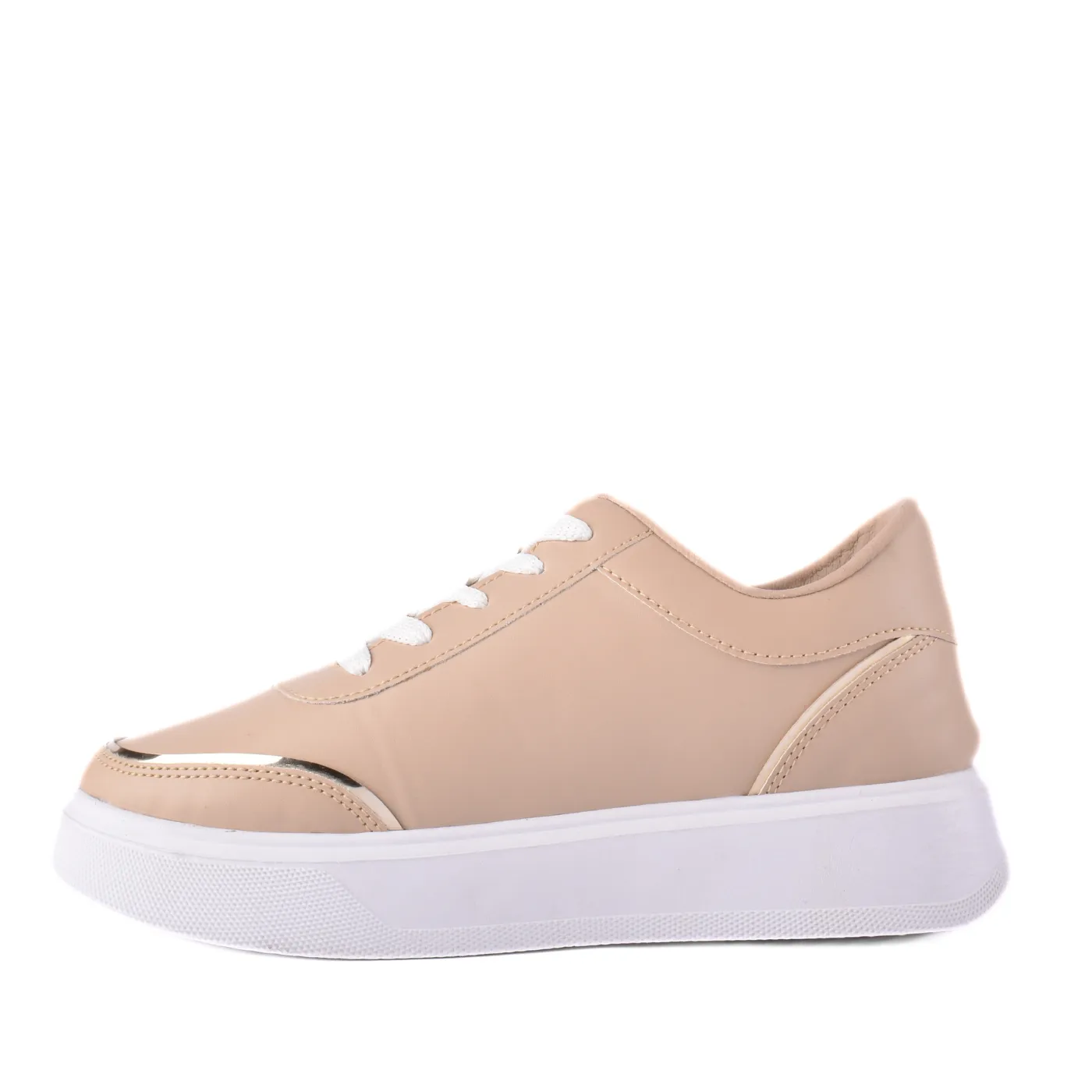 Fashionable Sneaker with Trims