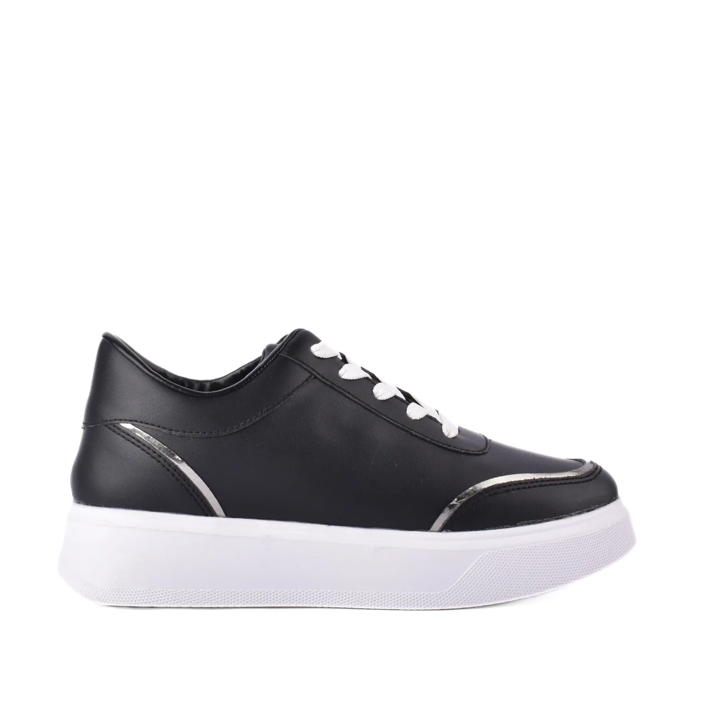 Fashionable Sneaker with Trims