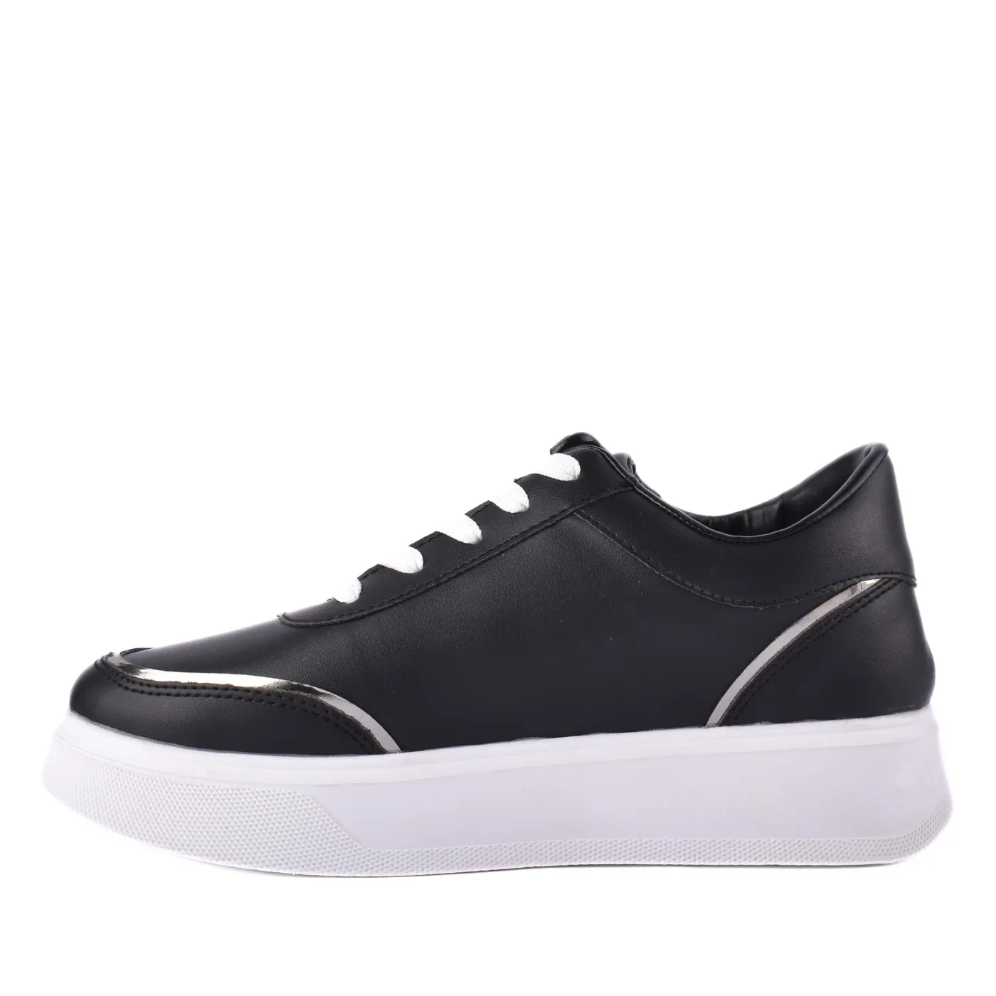 Fashionable Sneaker with Trims
