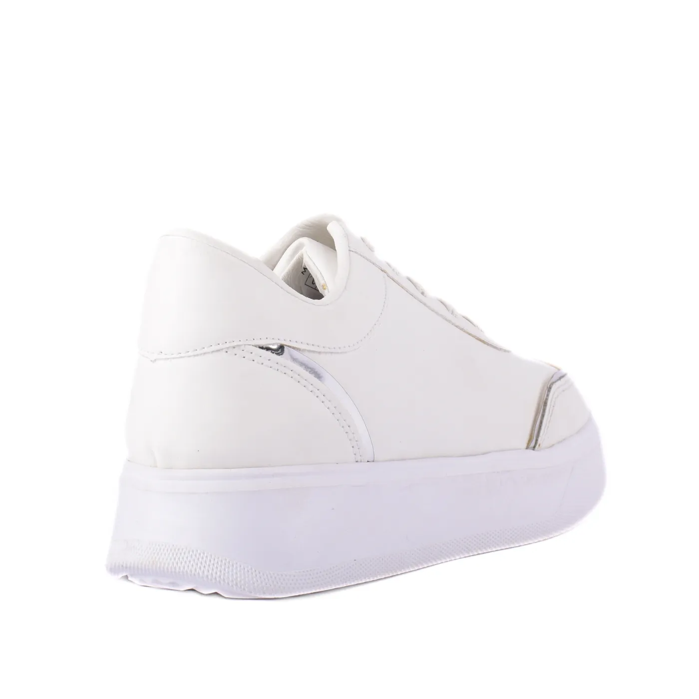 Fashionable Sneaker with Trims