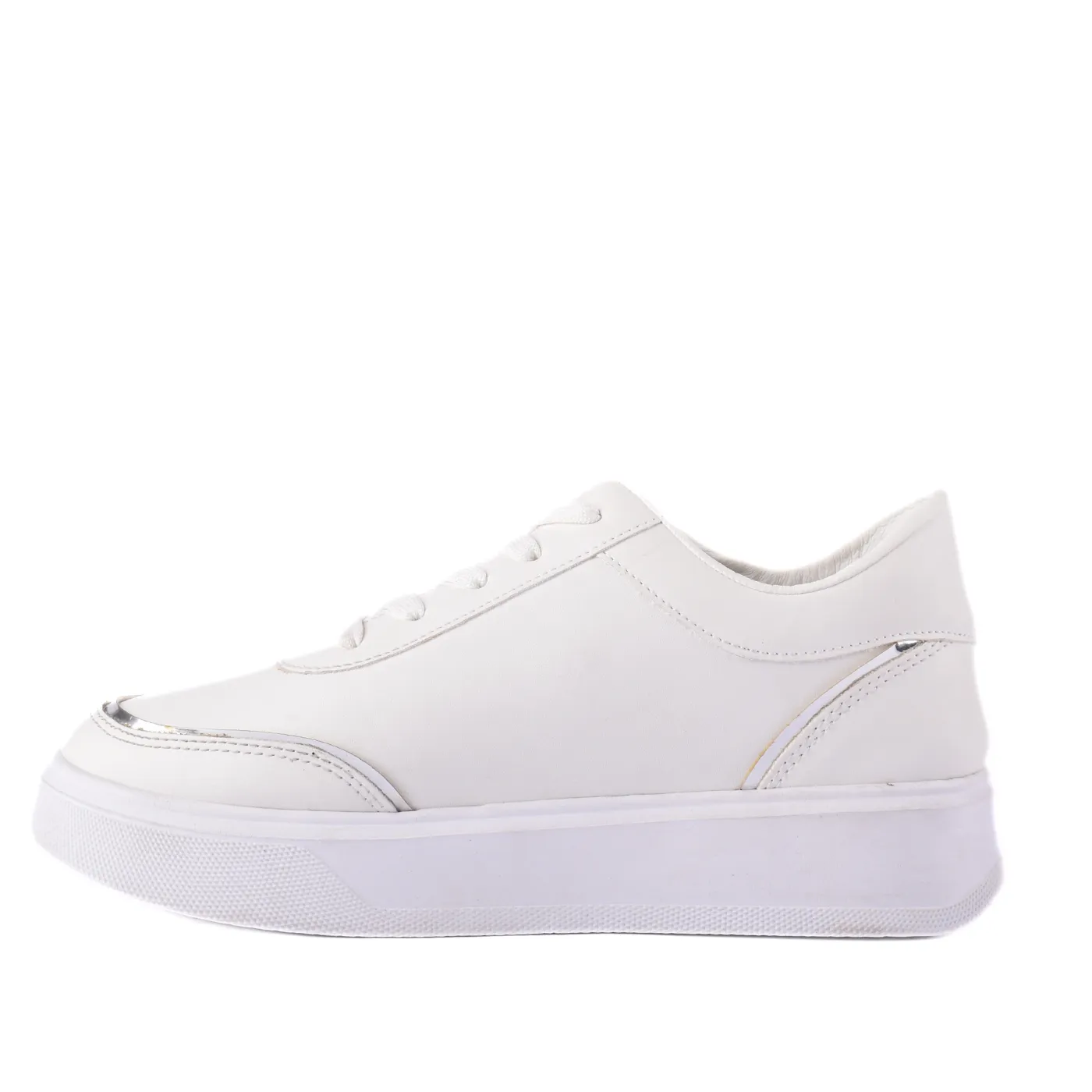 Fashionable Sneaker with Trims