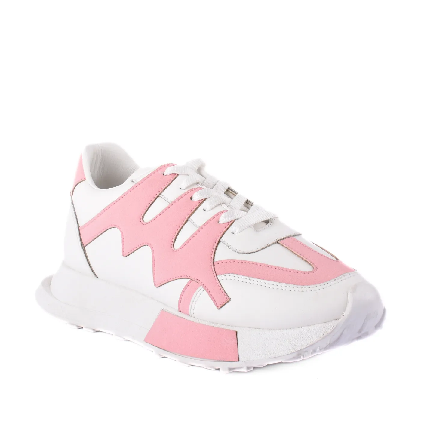 Fashionable Sneaker with Trims
