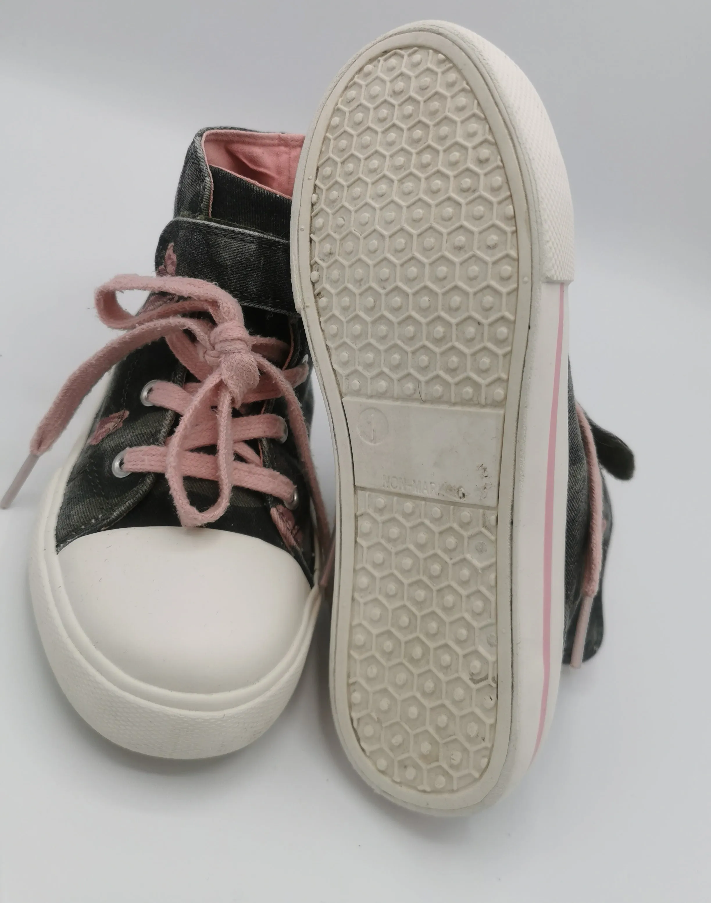 GIRL SIZE 1 YOUTH - GEORGE, High-Tops, Floral / Camo VGUC B2