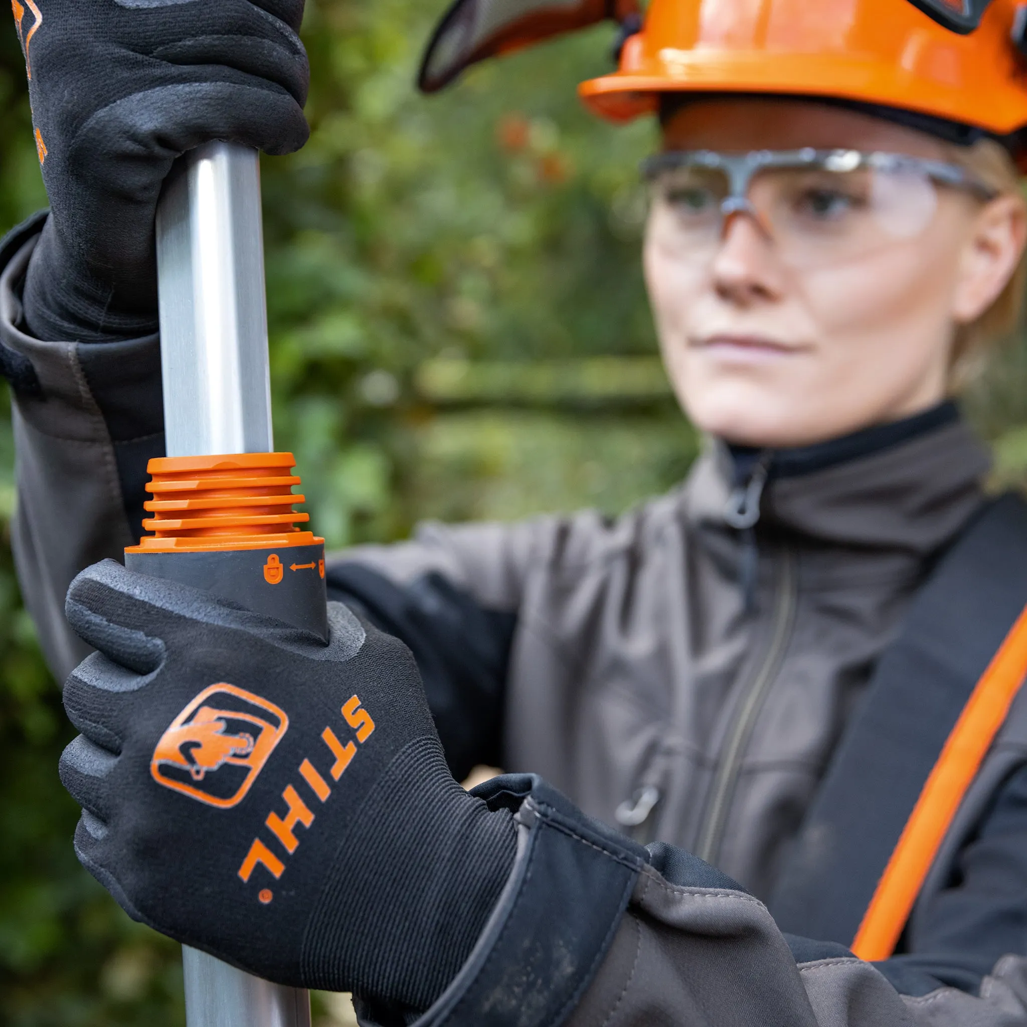 HLA 86 Long-reach Cordless Hedge Trimmer