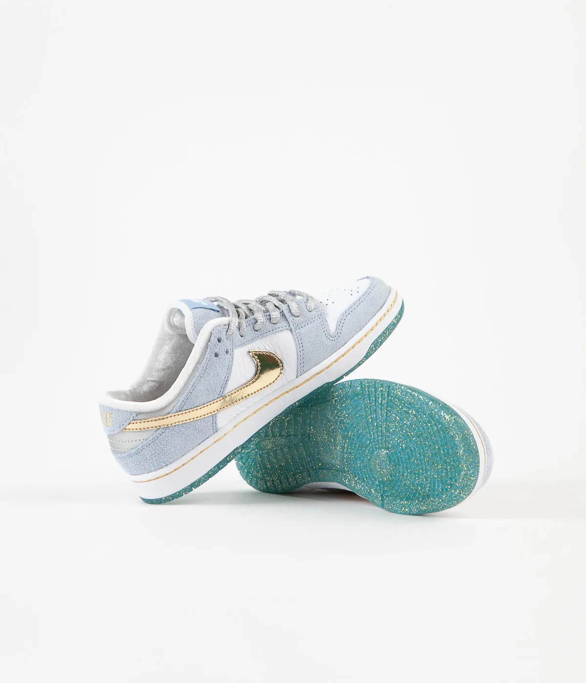 Nike SB x Sean Cliver Dunk Low Preschool Shoes - Psychic Blue / Metallic Gold - White