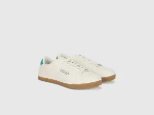 Perforated Pattern Lace-Up Casual Sneakers