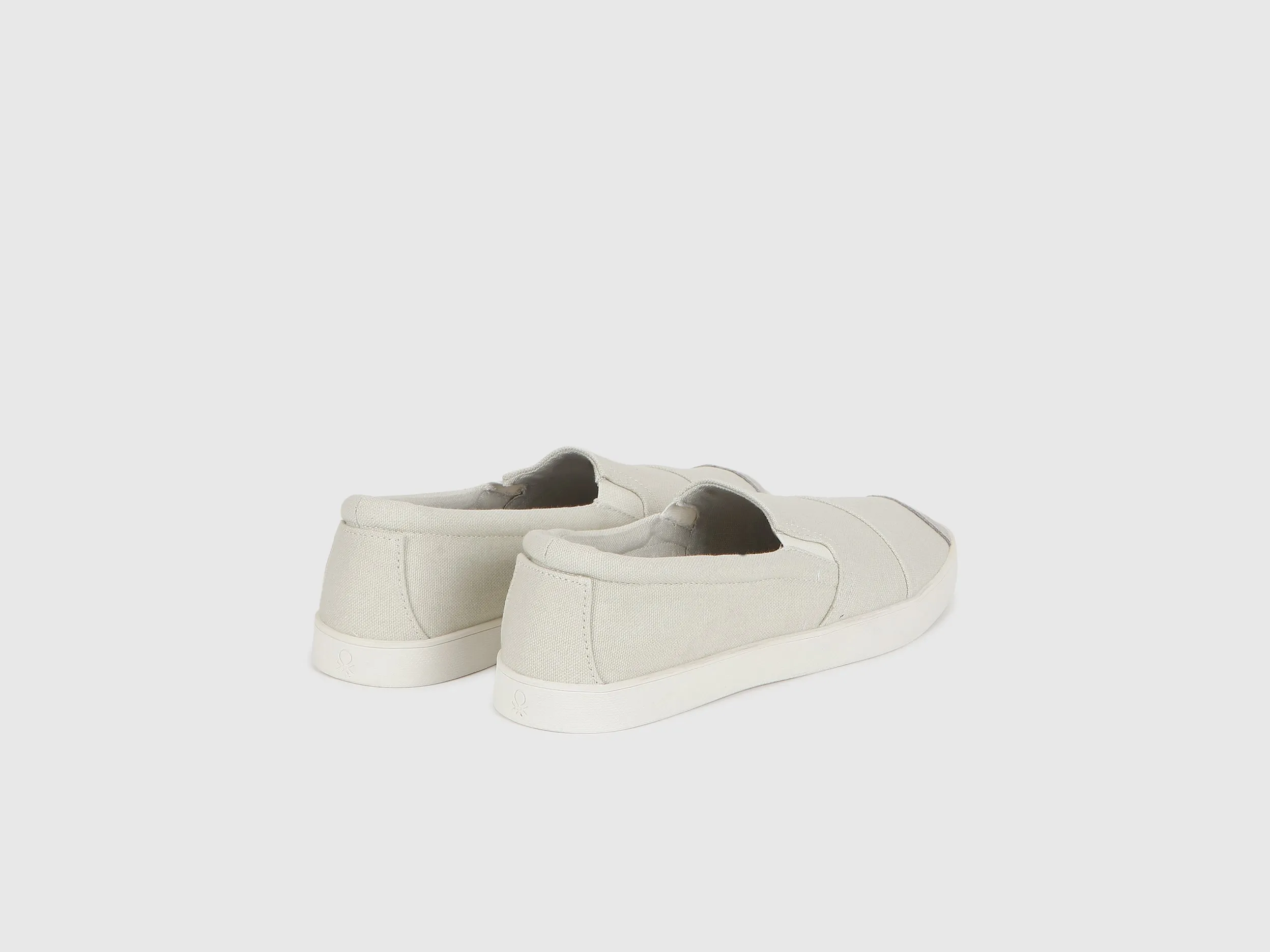 Textured Pattern Slip-On Casual Sneakers