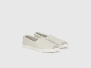 Textured Pattern Slip-On Casual Sneakers