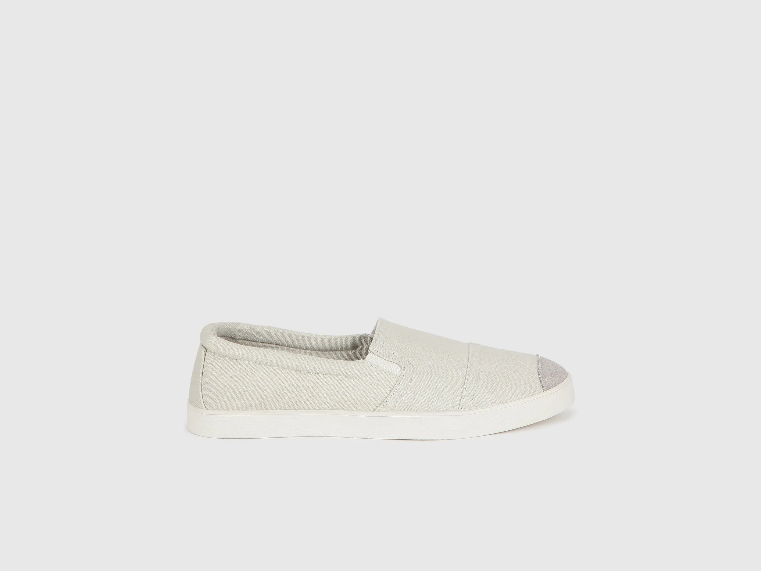 Textured Pattern Slip-On Casual Sneakers