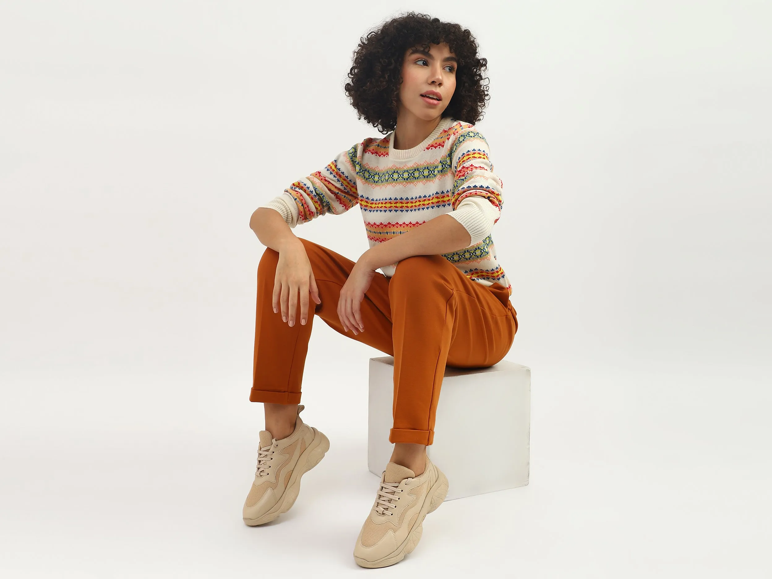Women Knitted Round Neck Sweater