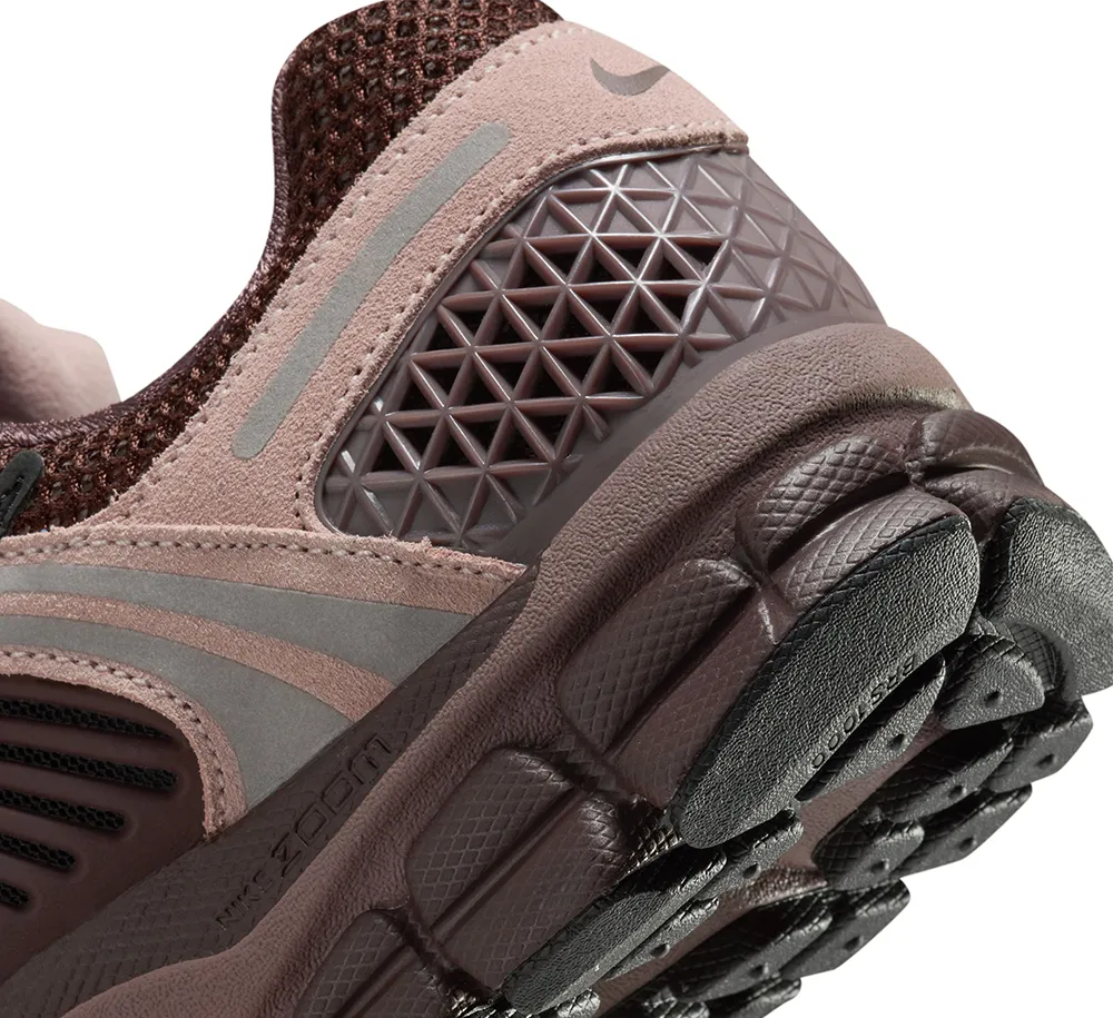WOMENS NIKE VOMERO 5